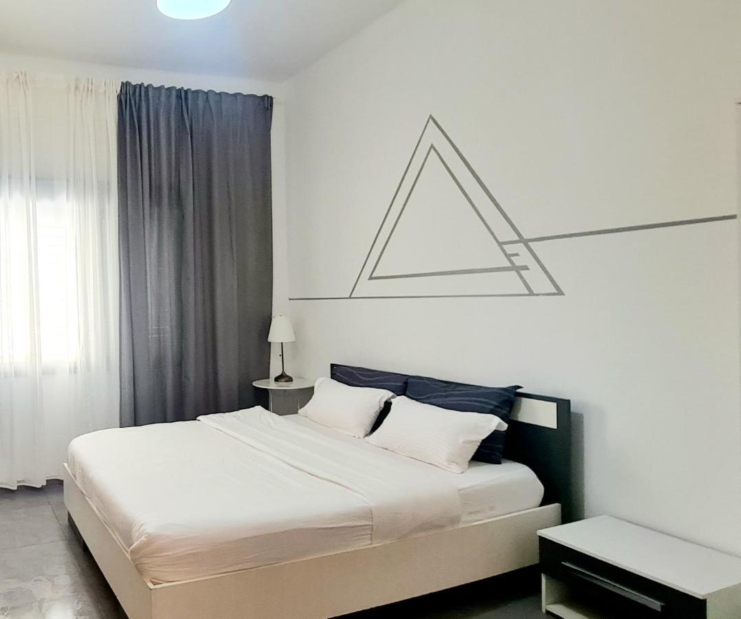 Nice Apartments On Ben Yehuda Str Тель-Авив Экстерьер фото