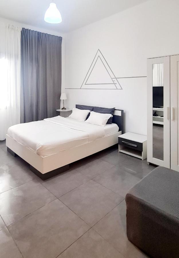 Nice Apartments On Ben Yehuda Str Тель-Авив Экстерьер фото