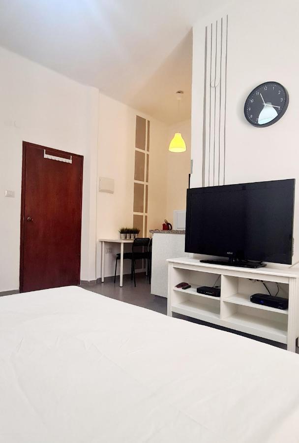 Nice Apartments On Ben Yehuda Str Тель-Авив Экстерьер фото