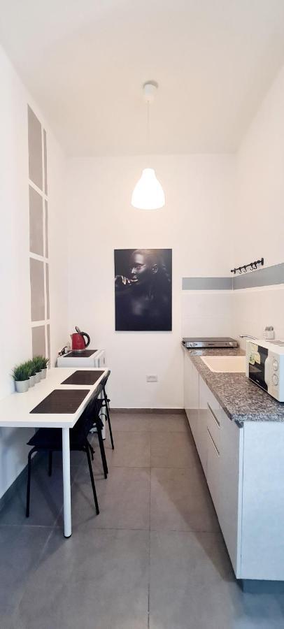 Nice Apartments On Ben Yehuda Str Тель-Авив Экстерьер фото