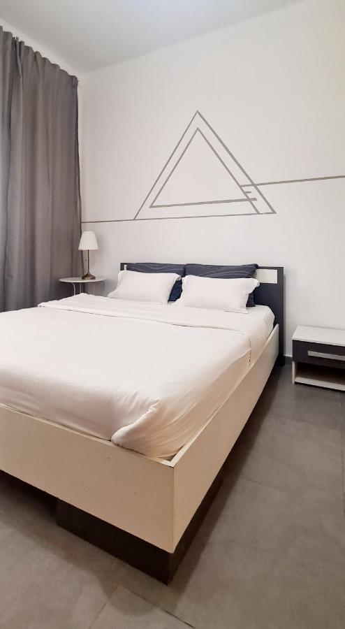 Nice Apartments On Ben Yehuda Str Тель-Авив Экстерьер фото