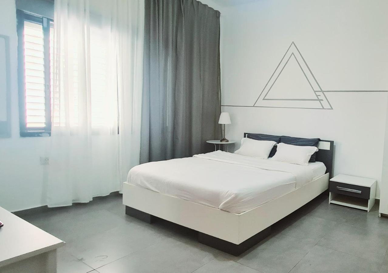 Nice Apartments On Ben Yehuda Str Тель-Авив Экстерьер фото